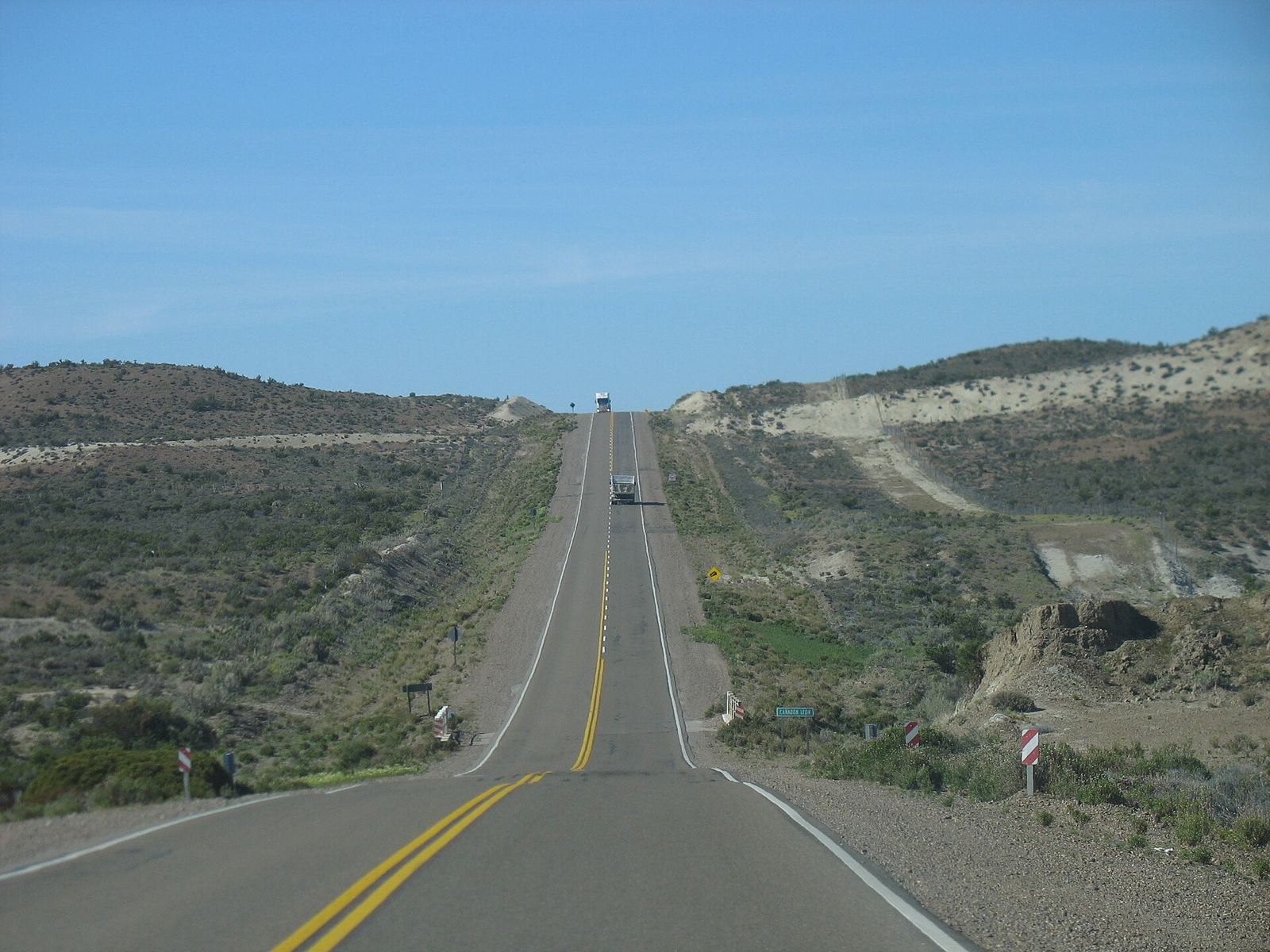 National Route 3 at Cañadón León, south of Caleta Olivia