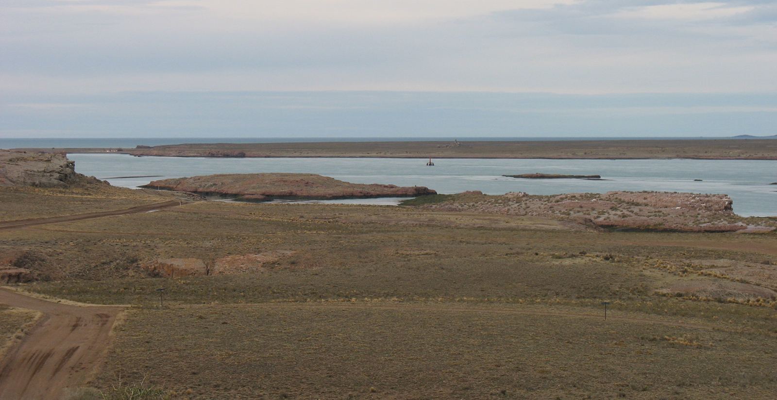 The central stretch of the Deseado estuary