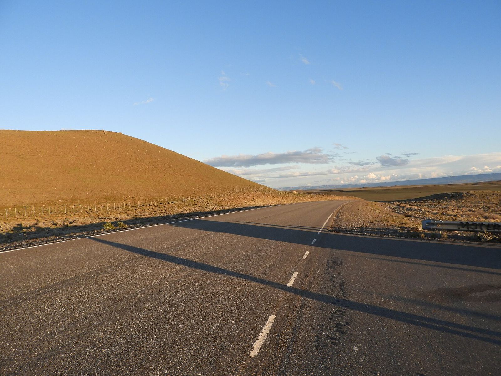 National Route 40 crossing the Santa Cruz steppe